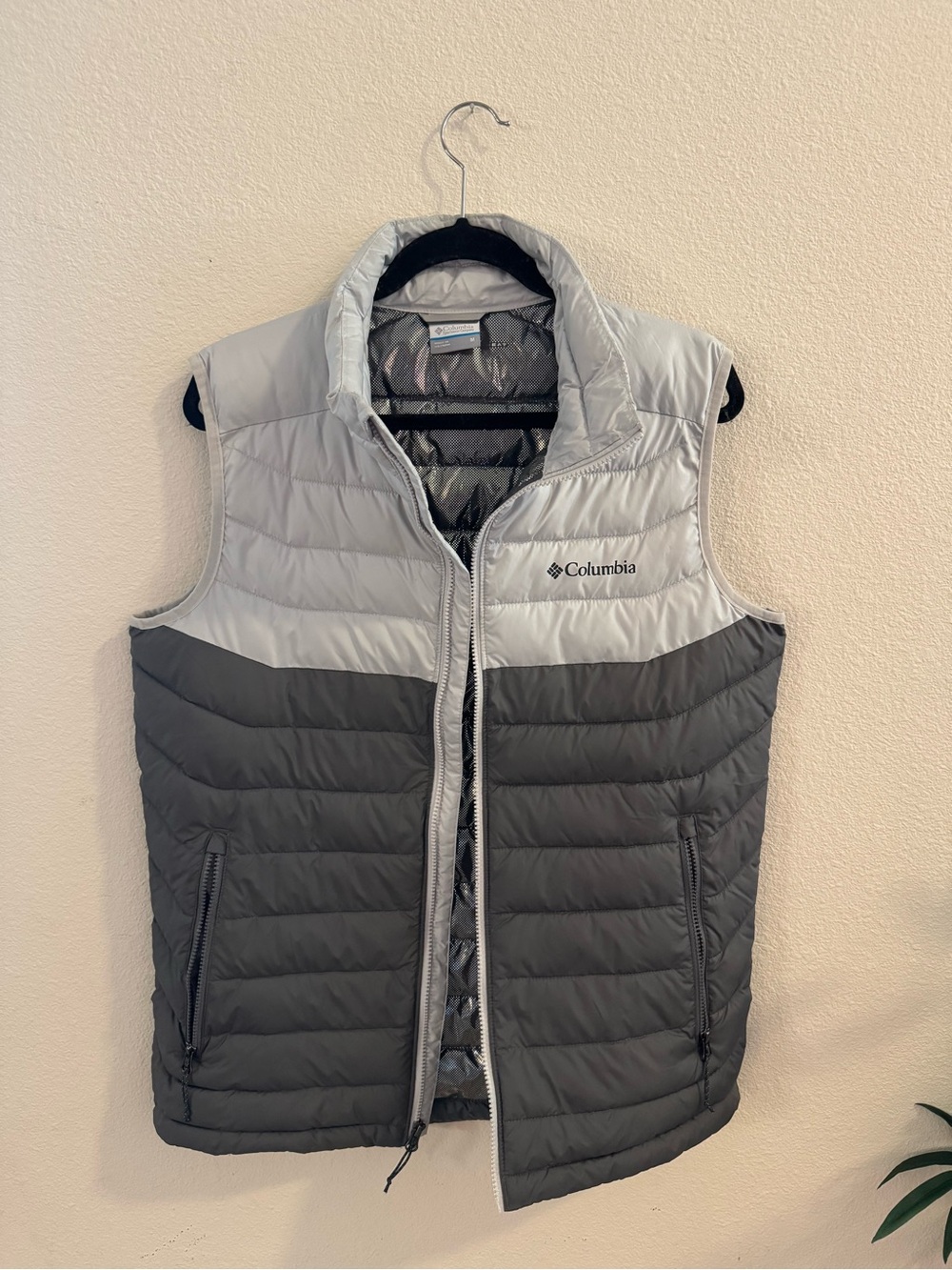 Columbia Two-Tone Gray Quilted Puffer Vest